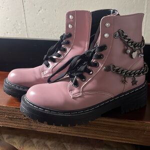 Pink boots with chains size 6